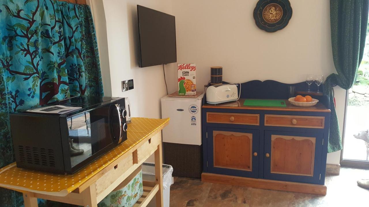 Self Contained Ground Floor Bedroom With Ensuite Wet Room Continental Breakfast Included Parking For 1 Car Outside Heanor المظهر الخارجي الصورة