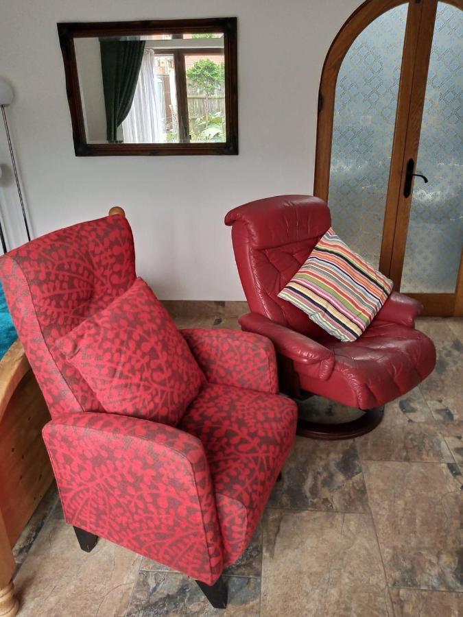 Self Contained Ground Floor Bedroom With Ensuite Wet Room Continental Breakfast Included Parking For 1 Car Outside Heanor المظهر الخارجي الصورة