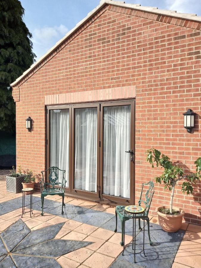 Self Contained Ground Floor Bedroom With Ensuite Wet Room Continental Breakfast Included Parking For 1 Car Outside Heanor المظهر الخارجي الصورة